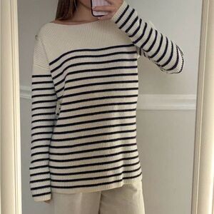 GAP Women's Cream and dark navy blue Striped Ribbed Boatneck Sweater